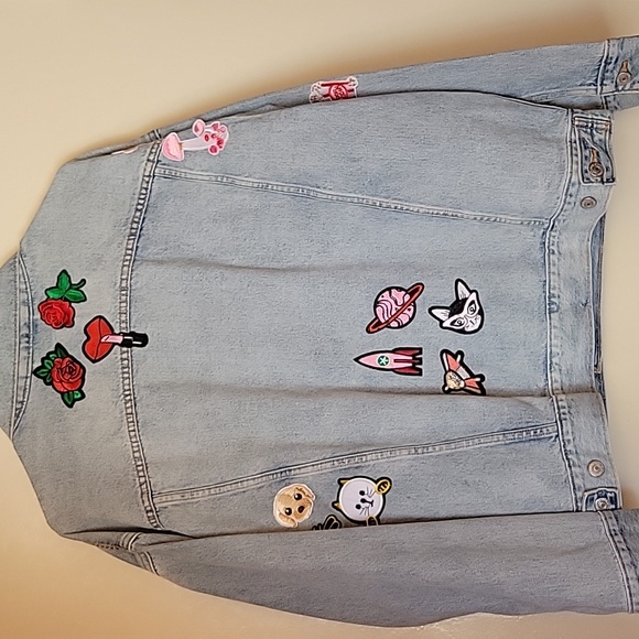 Levi's Light Blue Denim Jacket with Patches Final Price - Picture 4 of 4